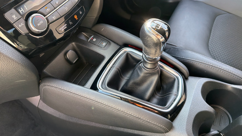 Nissan Qashqai 1.3 DiG-T Tekna 5dr Petrol Hatchback